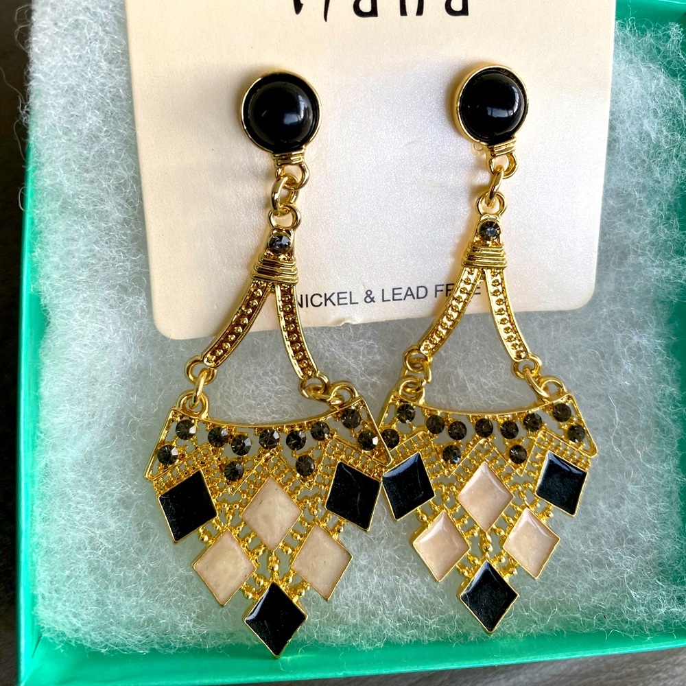 Spring White Chandelier Drop Earrings
